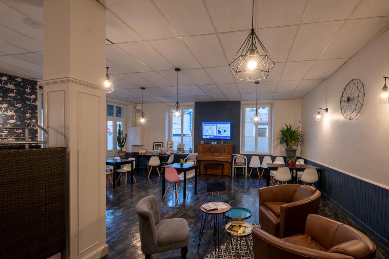 Logis Hotel Au Croissant Buzançais Exteriör bild