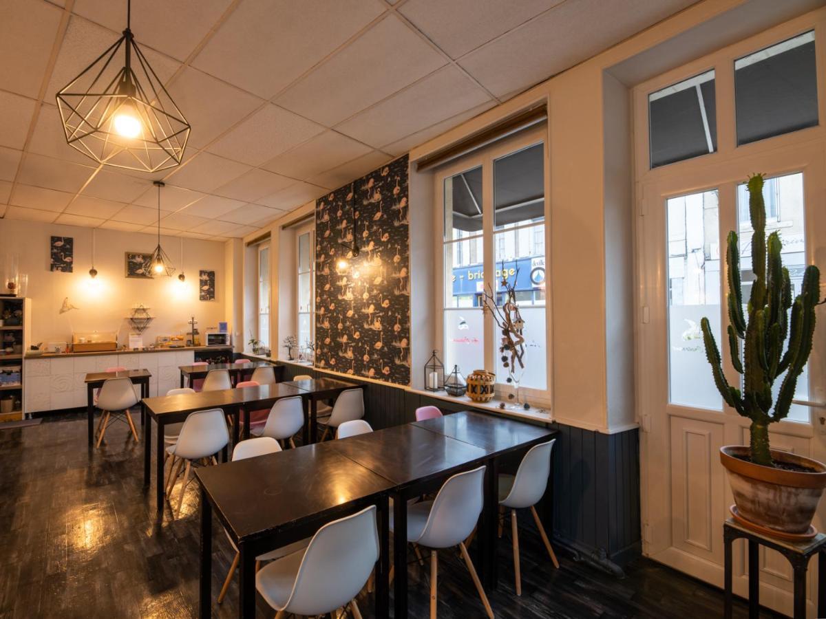 Logis Hotel Au Croissant Buzançais Exteriör bild