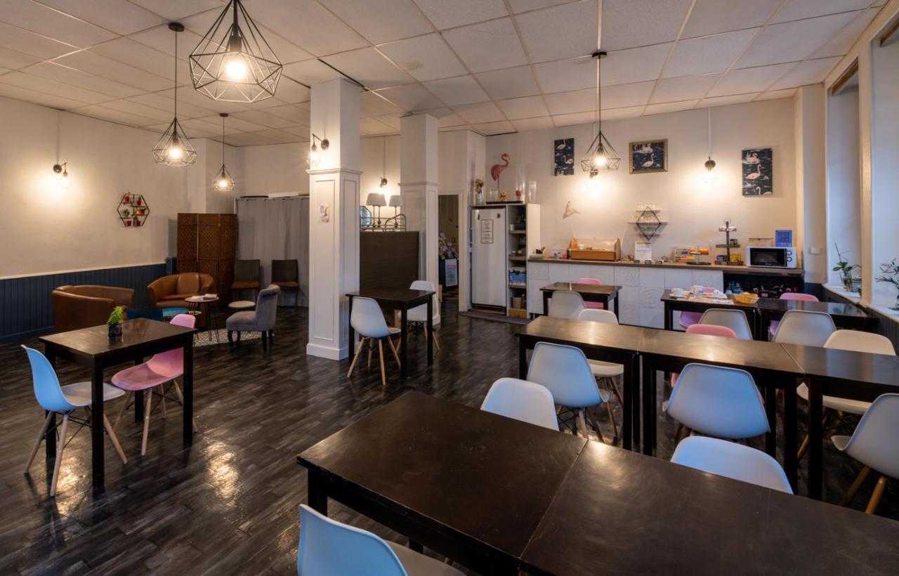 Logis Hotel Au Croissant Buzançais Exteriör bild