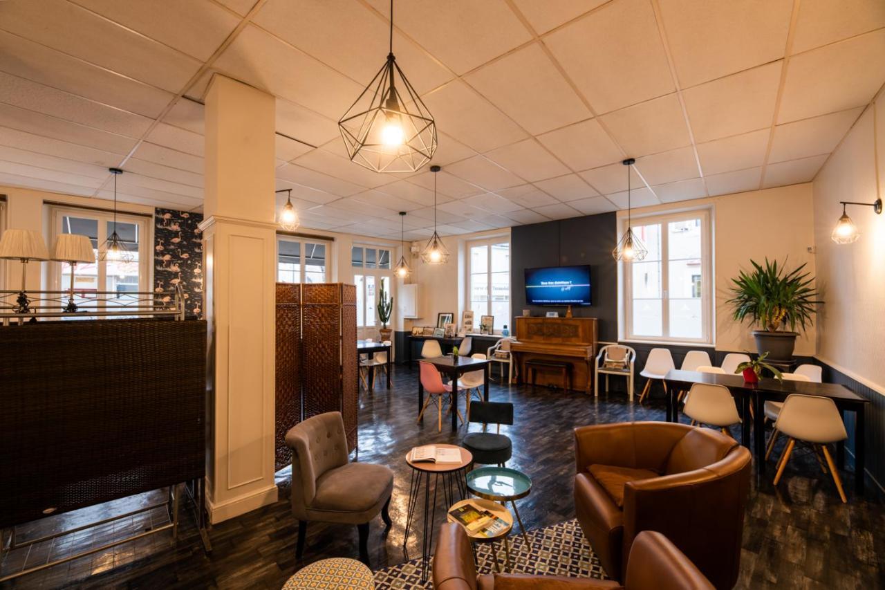 Logis Hotel Au Croissant Buzançais Exteriör bild