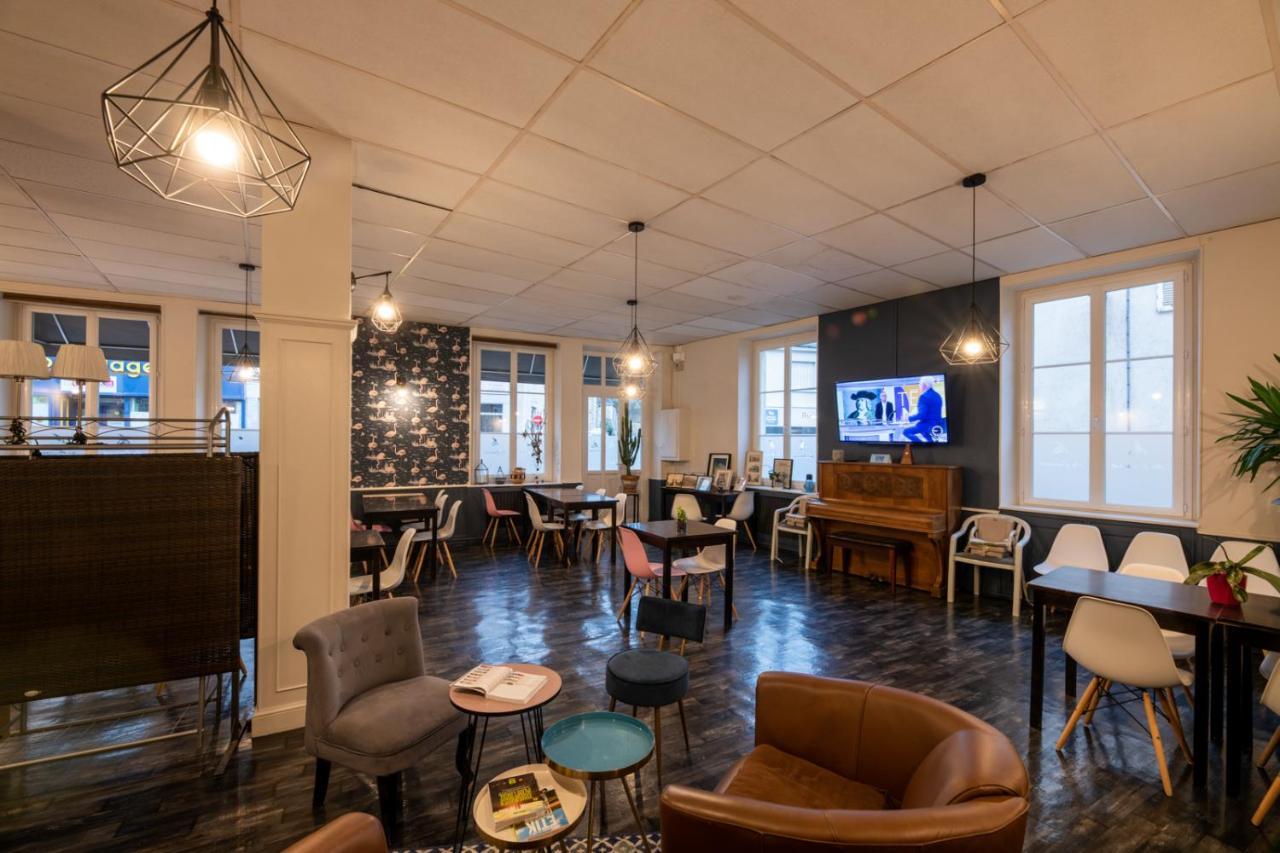 Logis Hotel Au Croissant Buzançais Exteriör bild