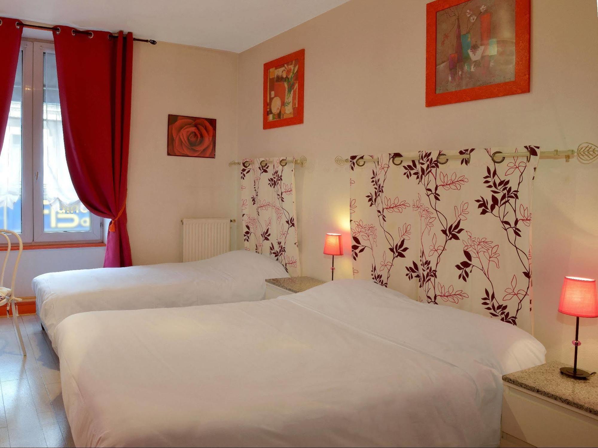 Logis Hotel Au Croissant Buzançais Exteriör bild